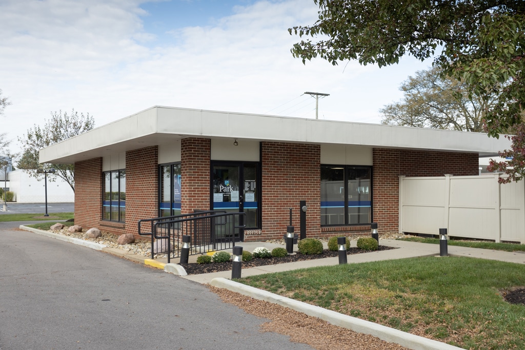 Bank in Southwest Neward OH W Main St Park National